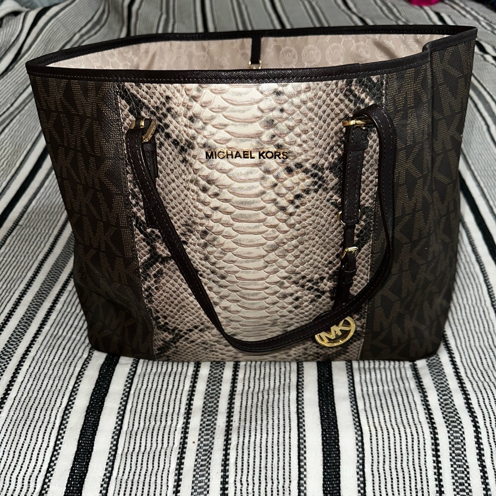 Michael Kors Jet Set tote